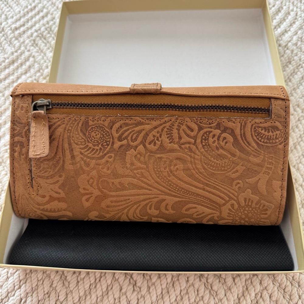 Brown Embossed Leather Wallet with Flap Closure - Picture 2 of 7